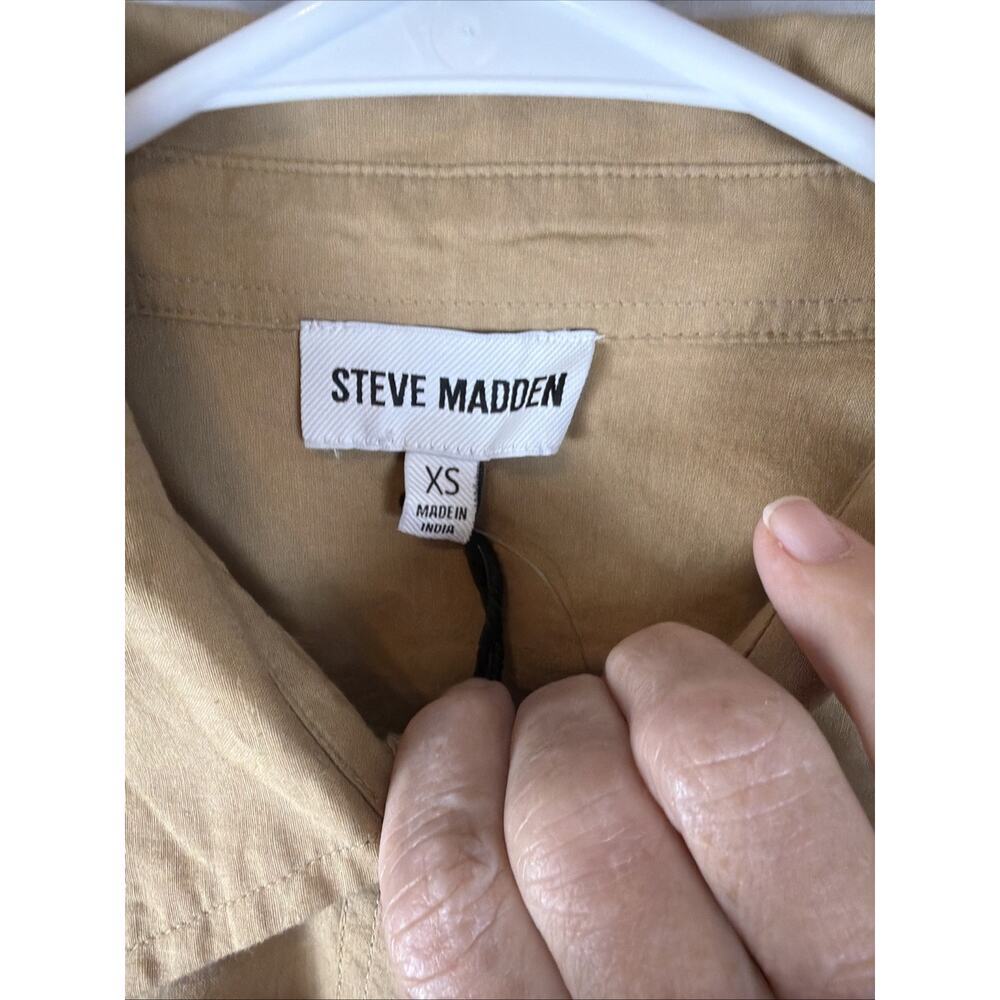 Steve Madden Short Boxy Poplin Shirt Sz XS Button Up Utility Elevated Basic NWT - Picture 4 of 7